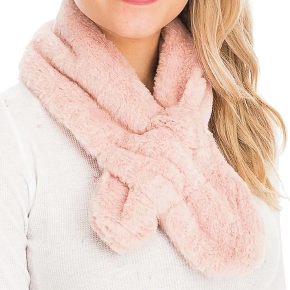 Fabulous Oblong Faux Fur Blush Collar Scarf OS